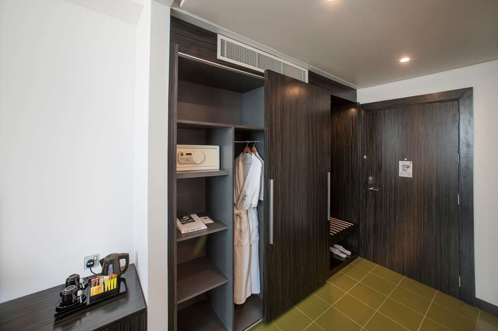 S Hotel Bahrain Sanabis Rom bilde