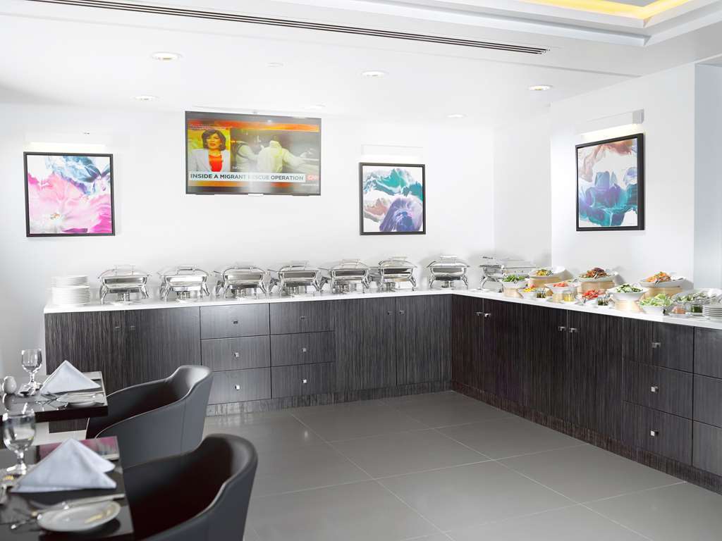 S Hotel Bahrain Sanabis Restaurant bilde